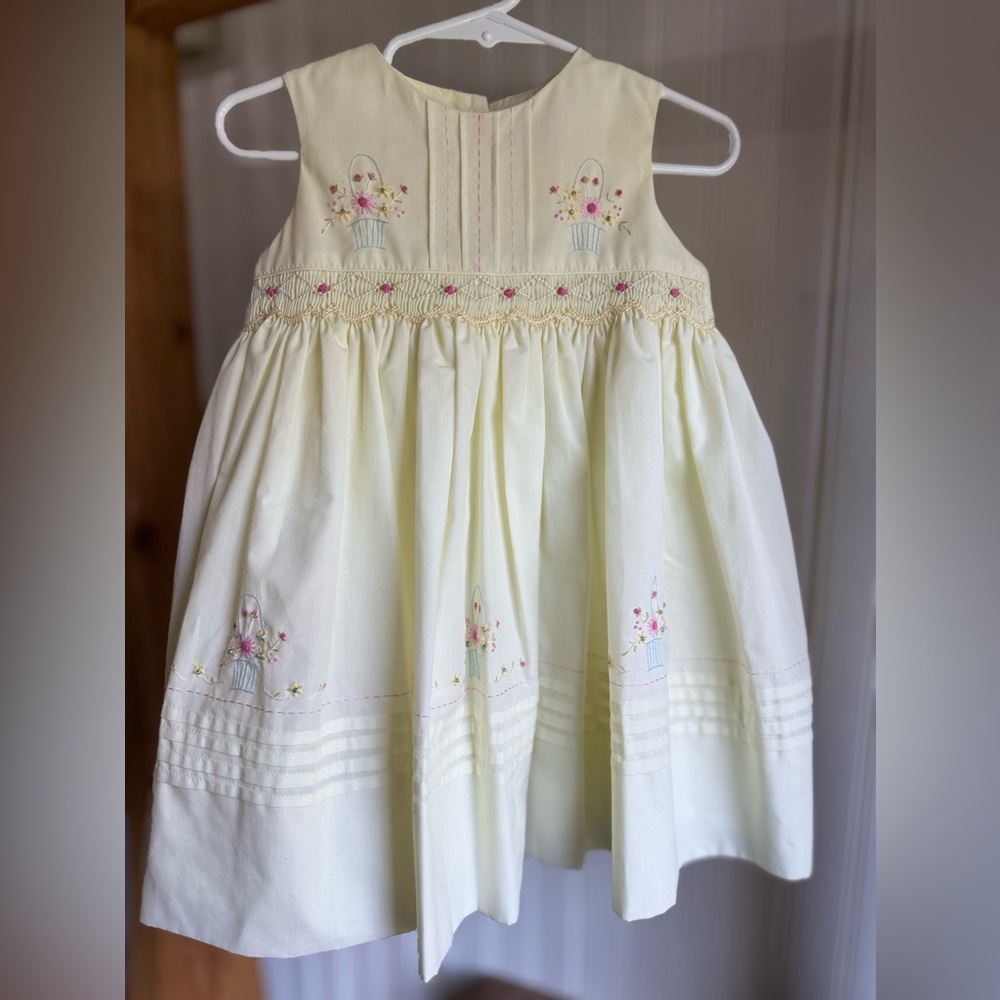 Sarah Louise England Charming light/yellow Kids Dress with Floral Embroidery